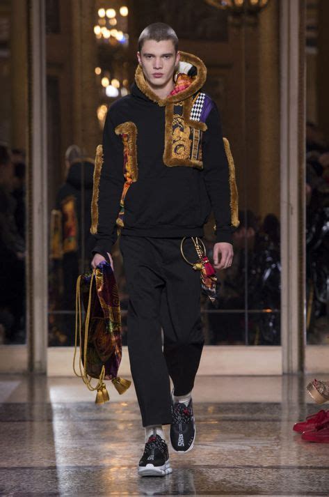 versace roupas masculinas|versace men's sale.